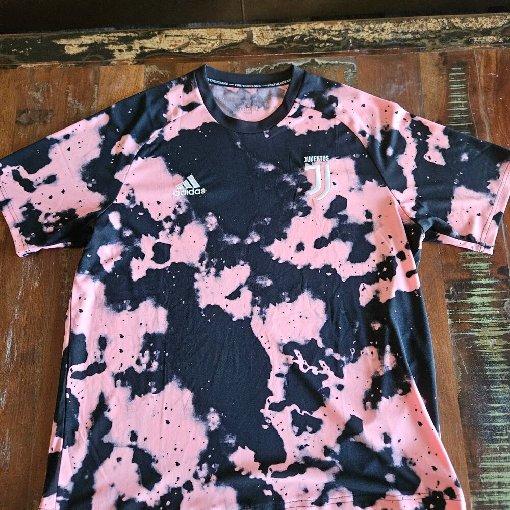 Adidas Juventus Pink/Black Splash Graphic Jersey — XL Men’s